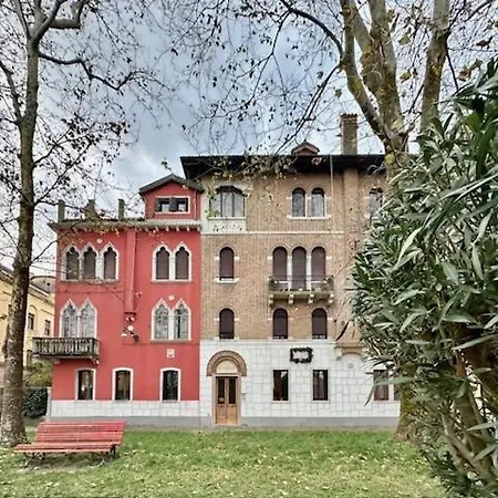 Sant'elena - Vicino Biennale *